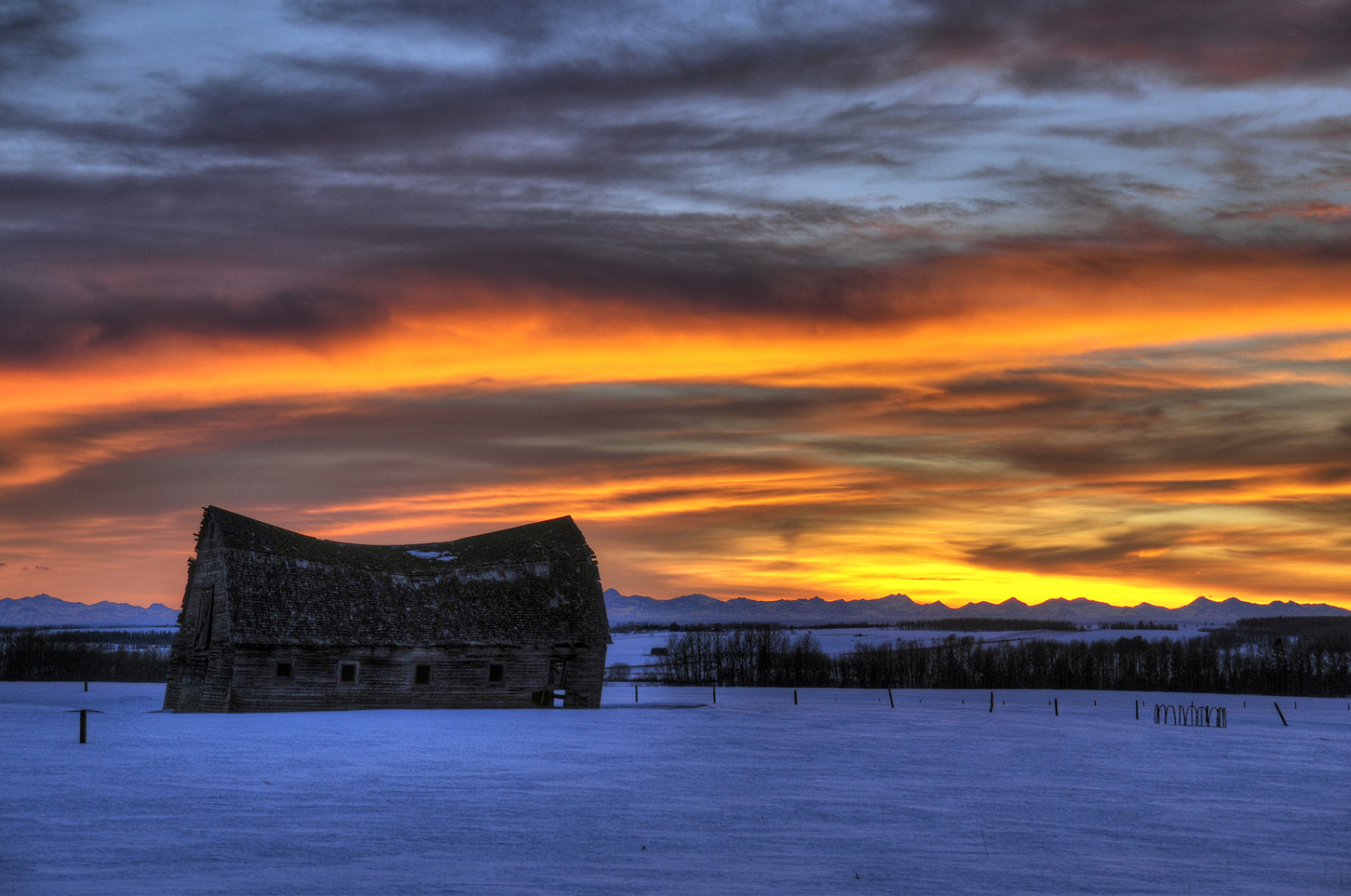 krajina, starý, západ slunce, voda, budova, opuštěný, odraz, nebe, sníh, zima, svítání, uklidnit, led, večer, ráno, hospodařit, horizont, atmosféra, Kanada, Nikon, stodola, soumrak, Alberta, zmrazení, mrak, svítání, sigma, winterscape, nádrž, skalnaté hory, D300, opuštěný, jezero, 18200, skály, počítač tapeta, odlesk, červená obloha v dopoledních hodinách, meteorologický jev