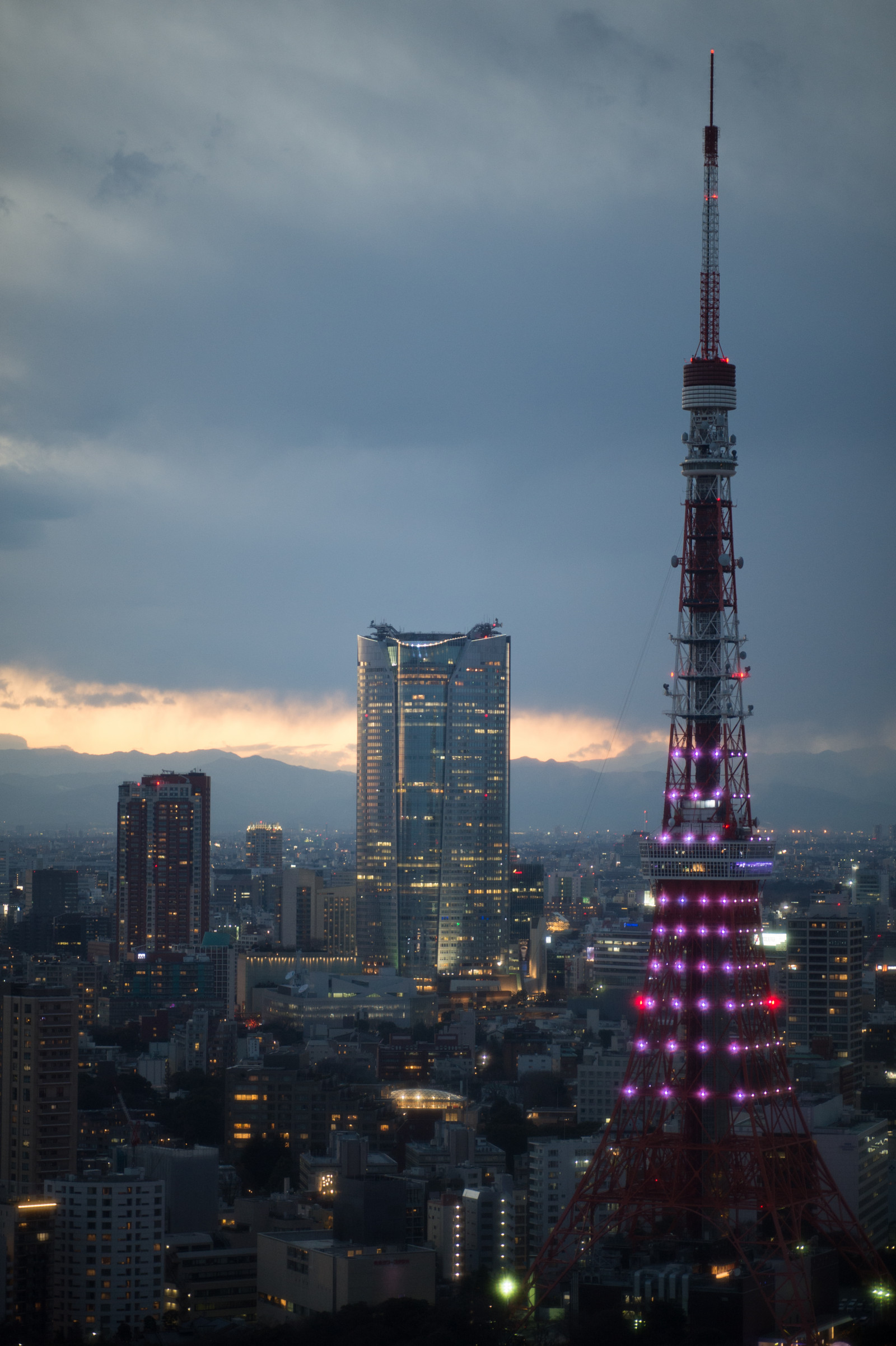 Giappone, città, paesaggio urbano, notte, architettura, riflessione, cielo, orizzonte, grattacielo, sera, Torre, orizzonte, Nikon, crepuscolo, metropoli, Tokyo, Jp, nube, centro, NIKKOR, illuminato, illuminazione, punto di riferimento, torre di Tokyo, afs105mmf14eed, afsnikkor105mmf14eed, df, Hamamatsucho, seasidetop, worldtracecenterbuilding, area urbana, atmosfera della terra, area metropolitana, insediamento umano, caratteristica geografica, palazzone