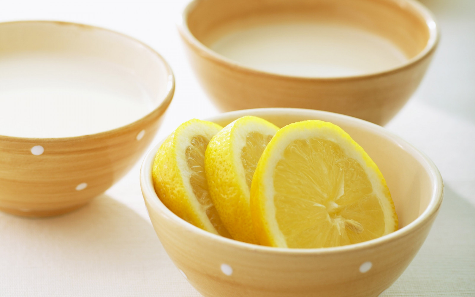 Wallpaper bowls, plates, lemon 2560x1600 4kWallpaper 1041441 HD