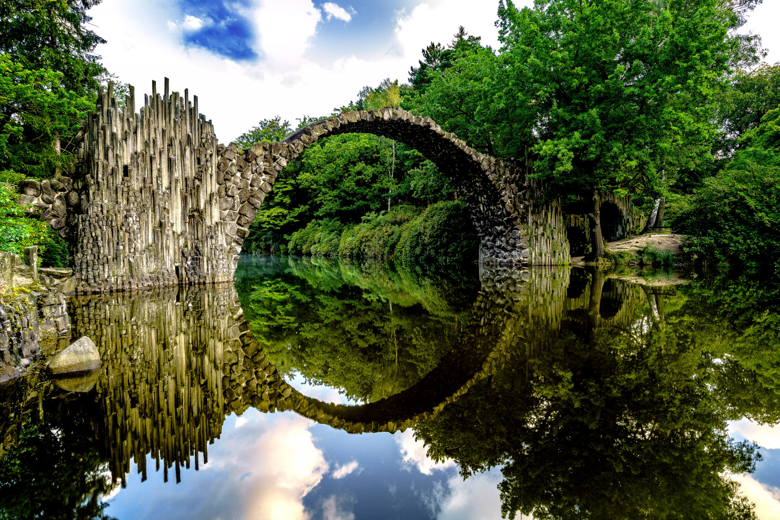 svítání, Brücke, vidět, wasser, Německo, odraz, Fruhling, jezero, Wald, voda, Felsen, Baume, Rakotzbr cke, d mmerung, Nebel, baum, sachsen, Kromlau, mlha, most, spiegelung, Sonnenaufgang, park, slunce, Herbst, weiswasser, Waldsee, Gablenz, deutschland, de