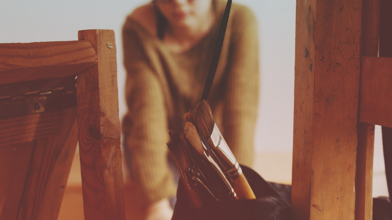 model, portrét, dlouhé vlasy, Červené, sedící, vlasy, Osoba, štětec, oblečení, barva, dívka, krása, žena, ruka, dáma, fotografie, obraz, účes, 1920x1080 px, focení, umění model, strunný nástroj