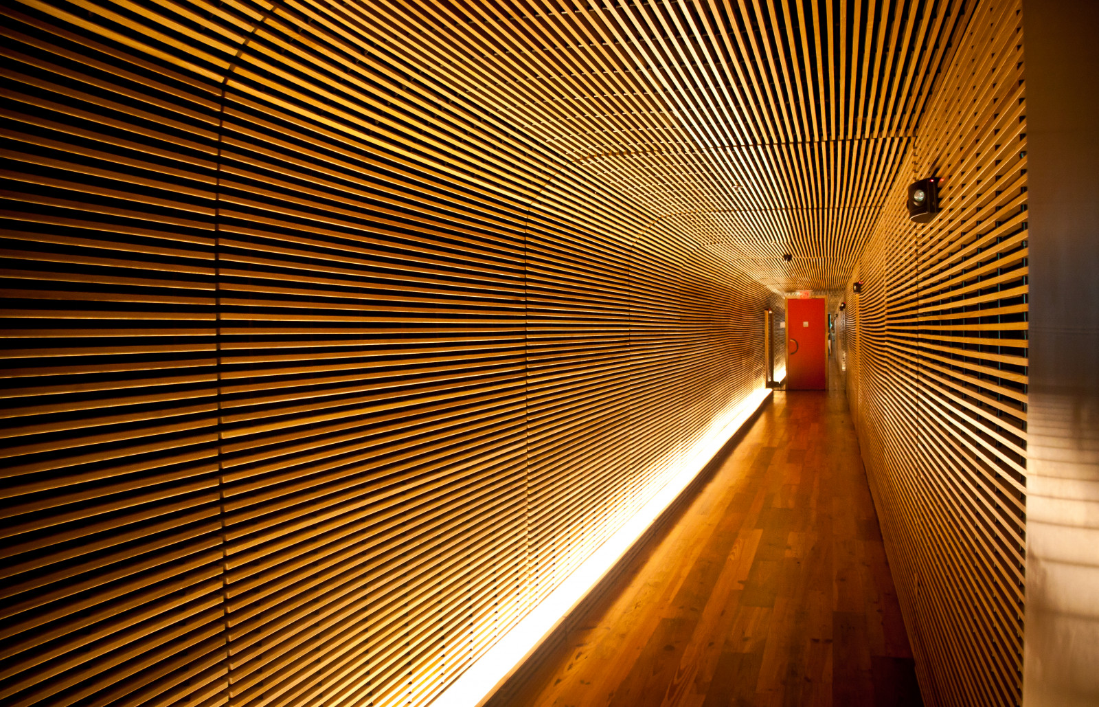 světlo, osvětlení, architektura, dřevo, strop, čára, symetrie, denní osvětlení, úhel