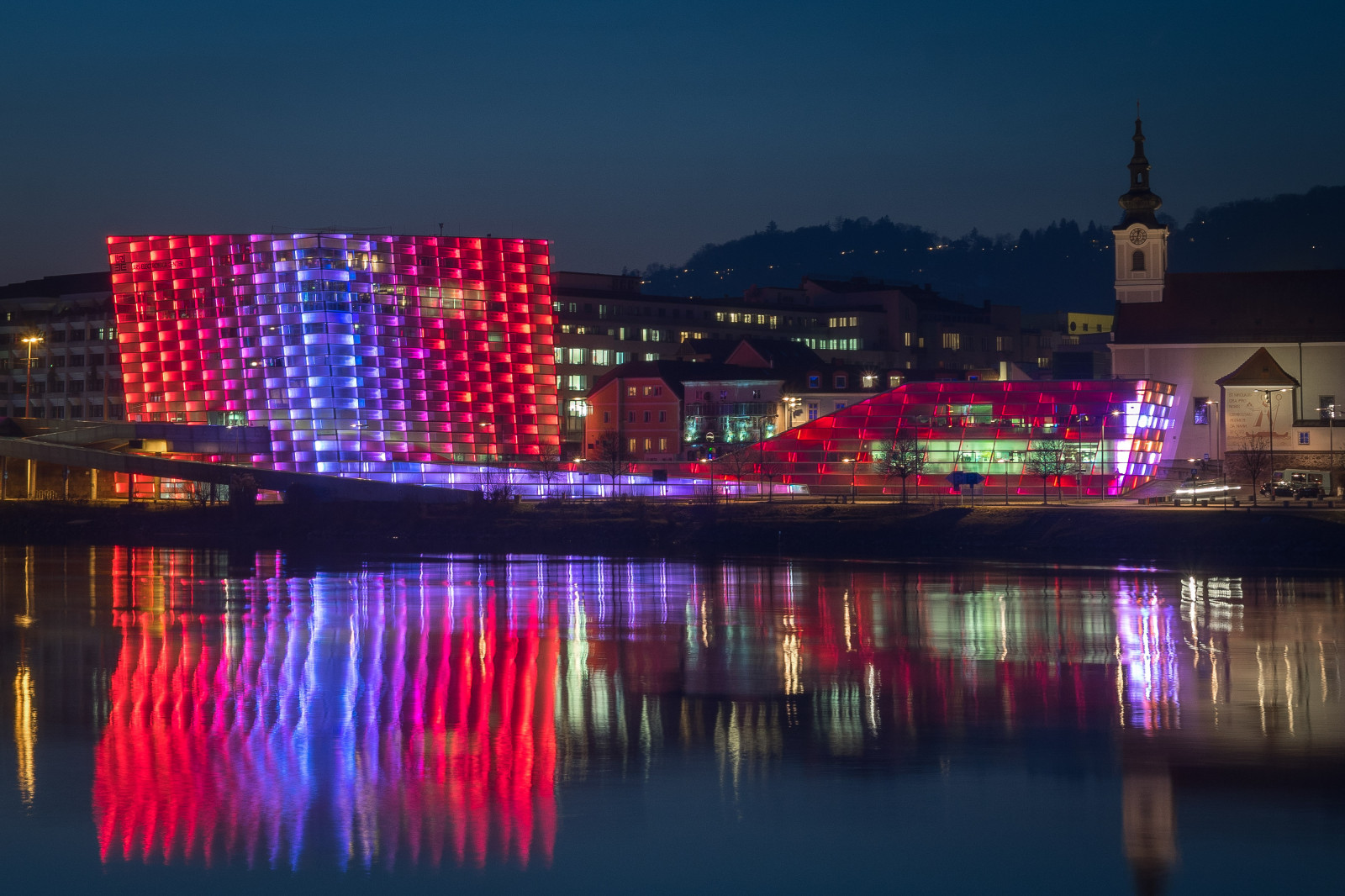 odraz, noc, panoráma města, mezník, voda, město, vodní, světlo, město, architektura, urban area, nebe, osvětlení, metropole, turistická atrakce, večer, Metropolitní oblast, centrum, panoráma, počítač tapeta, fasáda