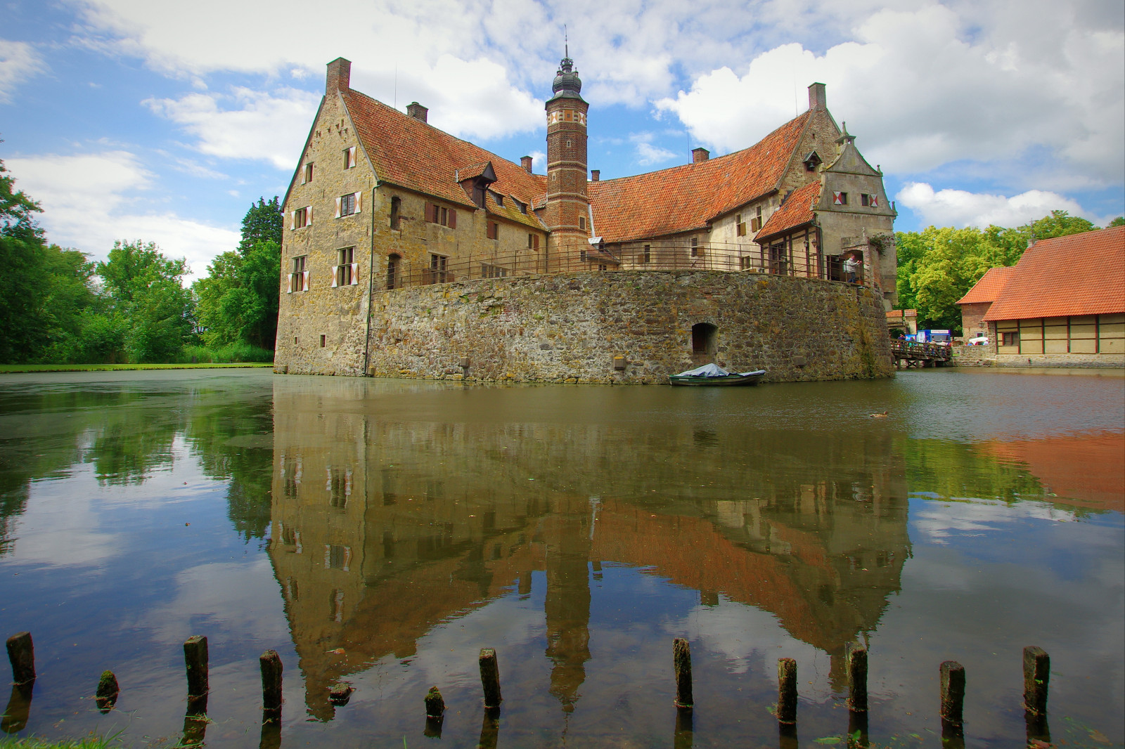 stromy, voda, budova, odraz, mraky, bouřka, hrad, řeka, rybník, pentax, zámek, podzim, K5, hradní příkop, městský okres, nordrheinwestfalen, westfalen, Teich, spiegelung, vodní, vodní hrad, Wasserschloss, Graben, Burggraben, Vischering