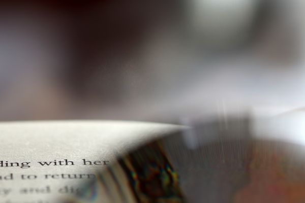 macro,glass,dof,bokeh,blur,book