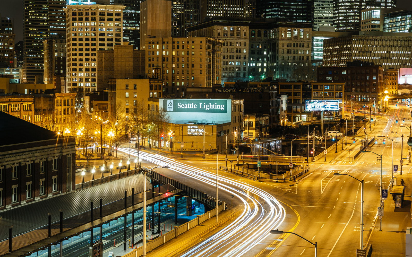 Metropolitní oblast, panoráma města, urban area, město, metropole, noc, mezník, odraz, centrum, mrakodrap, architektura, panelový dům, panoráma, budova, smíšené využití, večer, provoz