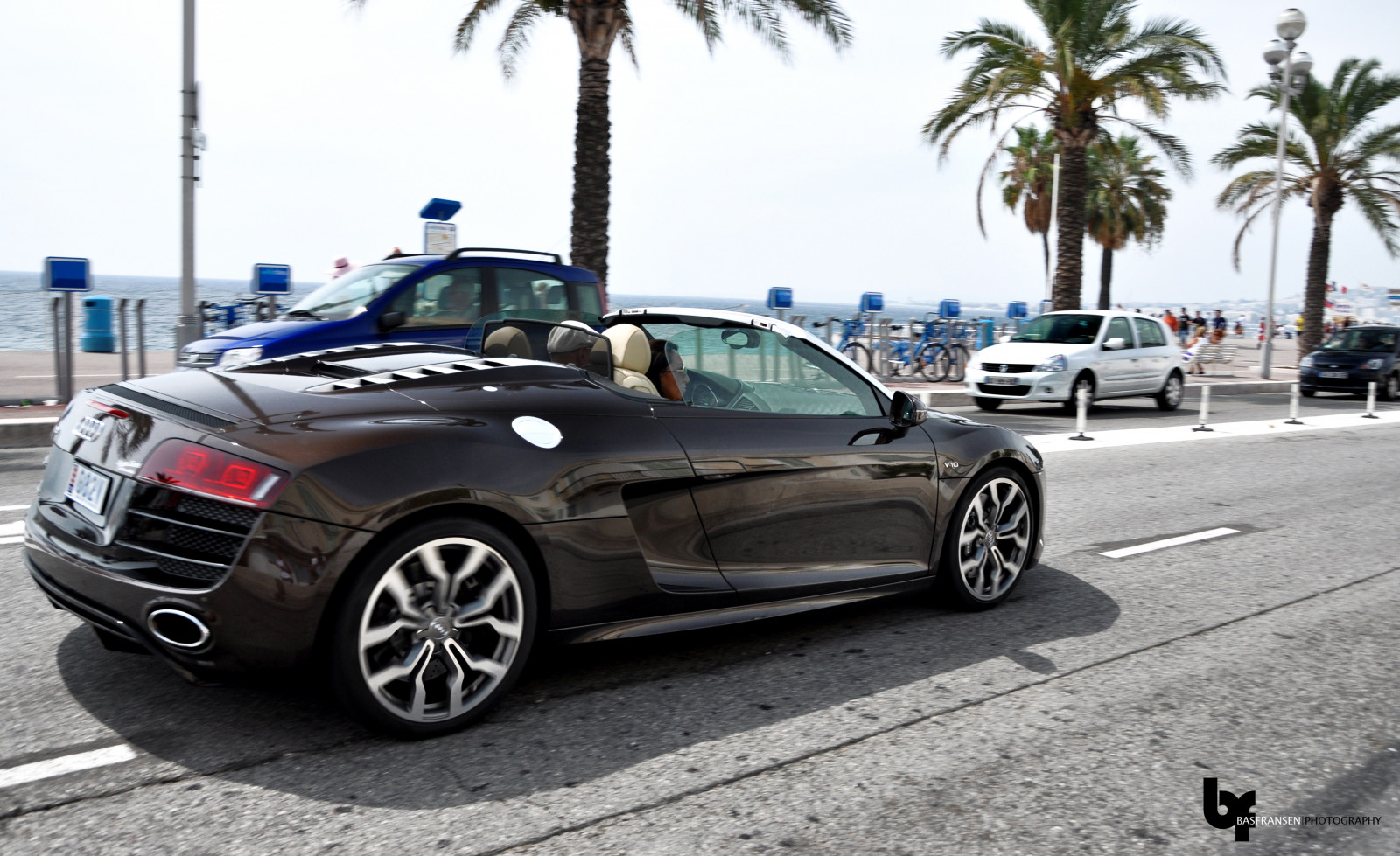 ulice, auto, vozidlo, silnice, fotografování, Francie, audi, sportovní auto, Audi R8, kupé, Konvertibilní, výkon auta, Spyder, limuzína, r8, kolo, pěkný, okraj, superauto, automotive, v10, pozemní vozidla, automobilového designu, automobilový exteriér, luxusní vůz, rodinný vůz, motorové vozidlo, osobní luxusní automobil, výkonné auto, městské auto, sportovní užitkové vozidlo, bas, Fransen, automotive wheel system