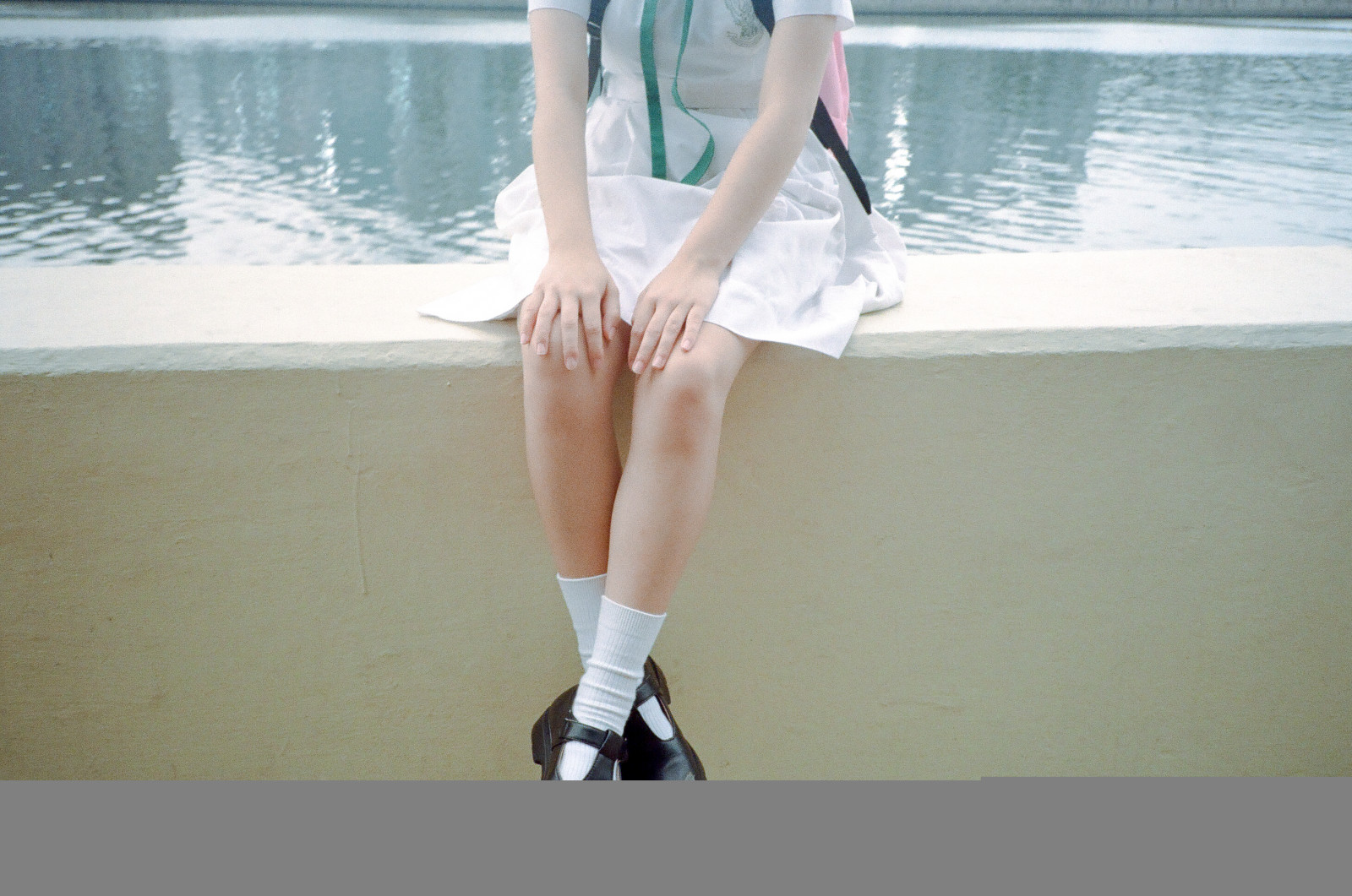 bílý, model, šaty, řeka, škola, móda, školačka, kůže, jednotný, oblečení, Solaris, dívka, krása, po, ruka, noha, hong, kong, filmisnotdead, YASHICA, 135, obuv, lidských pozice, focení, břicho, Lidské tělo, stehno, t3, filmm