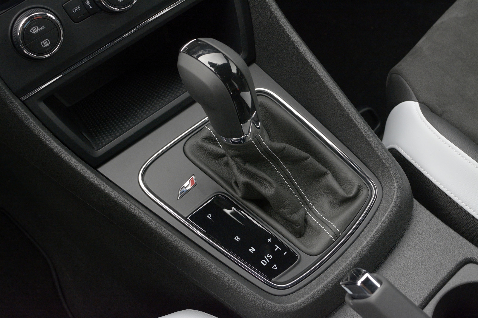 auto, veicolo, 2015, volante, Berlina, sede, netcarshow, netcar, immagini di auto, auto foto, Leon Cupra 280 versione UK, veicoli terrestri, esterno automobilistico, marca di automobile, veicolo di lusso, auto di famiglia, auto compatta, auto esecutivo, city ​​car, Sport Utility Vehicle