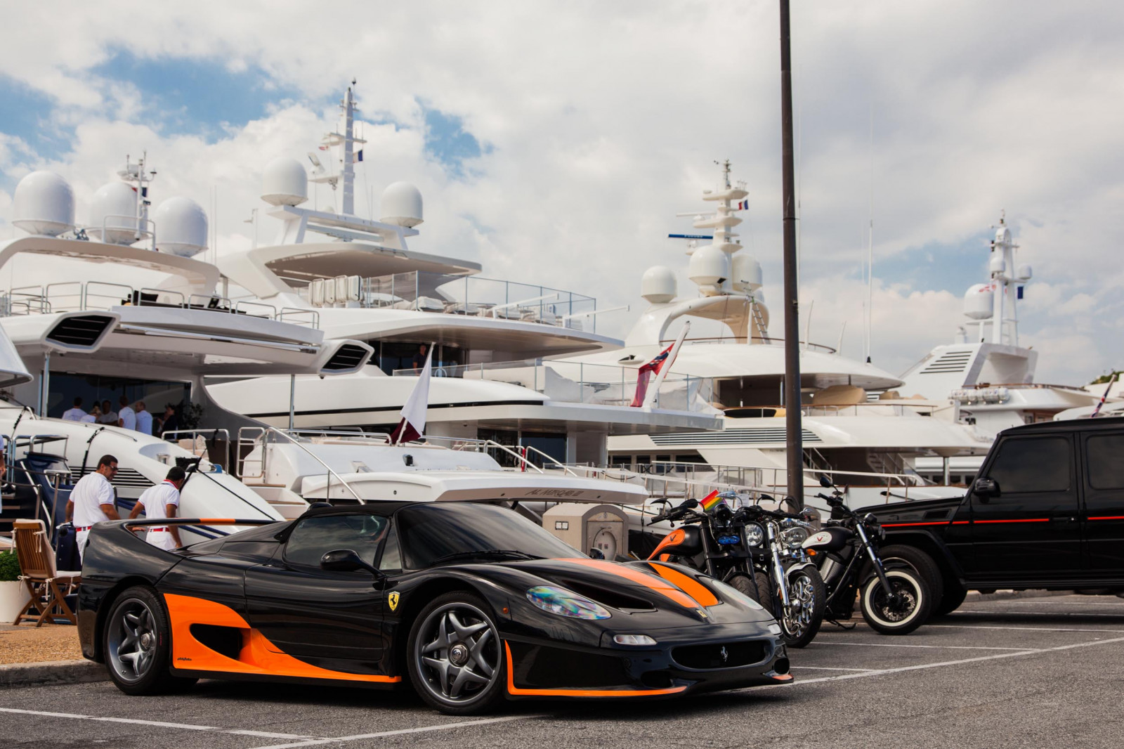 loď, ulice, Itálie, auto, vozidlo, silnice, fotografování, letní, Francie, dubaj, sportovní auto, Ferrari, francouzština, 2013, voiture, výkon auta, Hypercar, Katar, Cannes, AMG, benz, Budoucnost, Enzo, F50, Italia, kolo, cars, italie, superauto, Arab, mercedes, coche, worldcars, v12, Arabové, Arabes, pozemní vozidla, automobilového designu, automobilový exteriér, závodní auto, luxusní vůz, výkonné auto, ete, padesáti, yatch, Rrr, Bodyguardů, G65