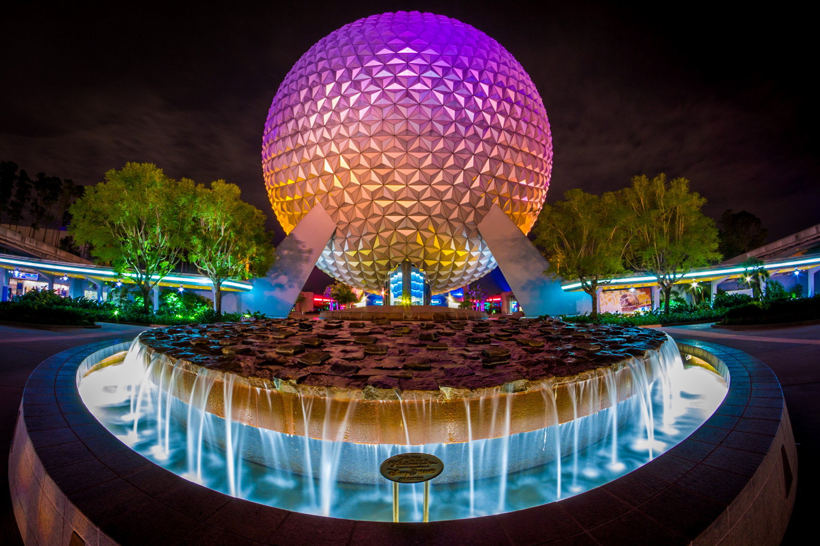 světla, noc, voda, odraz, park, koule, Země, kosmická loď, svět, Nikon, Disney, Epcot, Florida, atrakce, světlo, zavřít, volný čas, osvětlení, zábava, golfový míček, rekreace, turistická atrakce, zábavní park, waltdisneyworld, Futureworld, lasttoleave, tylerbliss