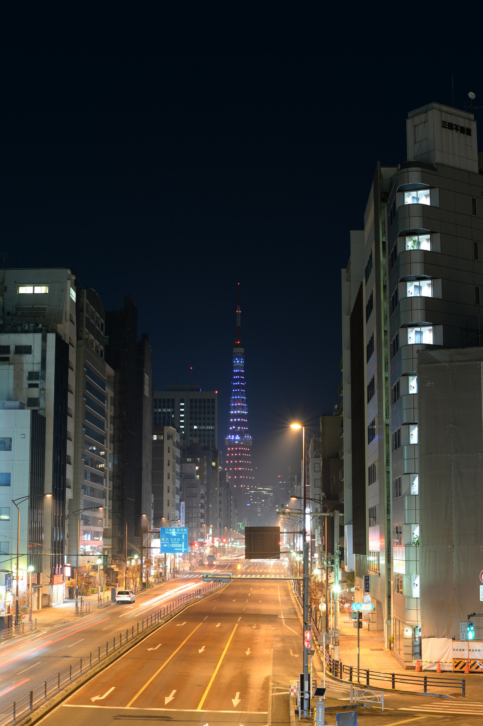 Japonsko, pouliční osvětlení, město, ulice, panoráma města, noc, architektura, silnice, panoráma, mrakodrap, večer, věž, provoz, Nikon, Dálnice, soumrak, metropole, Tokio, infrastruktura, jp, centrum, NIKKOR, osvětlené, osvětlení, osvětlení, mezník, Tokyo Tower, df, afs58mmf14g, afsnikkor58mmf14g, Modlete se za Paříž, pruh, urban area, Metropolitní oblast, lidské osídlení, panelový dům, svítidlo