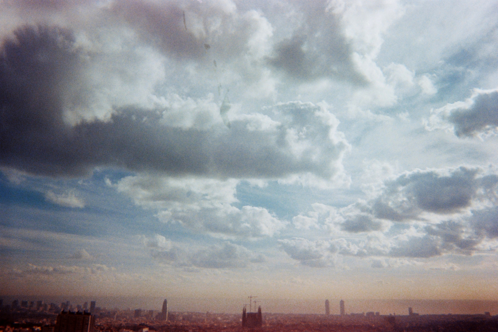 nebe, mrak, během dne, horizont, atmosféra, kupa, panoráma, Atmosféra Země, ráno, meteorologický jev, jev, večer, svítání, slunečnímu záření, soumrak, město, metropole, strom, uklidnit, krajina