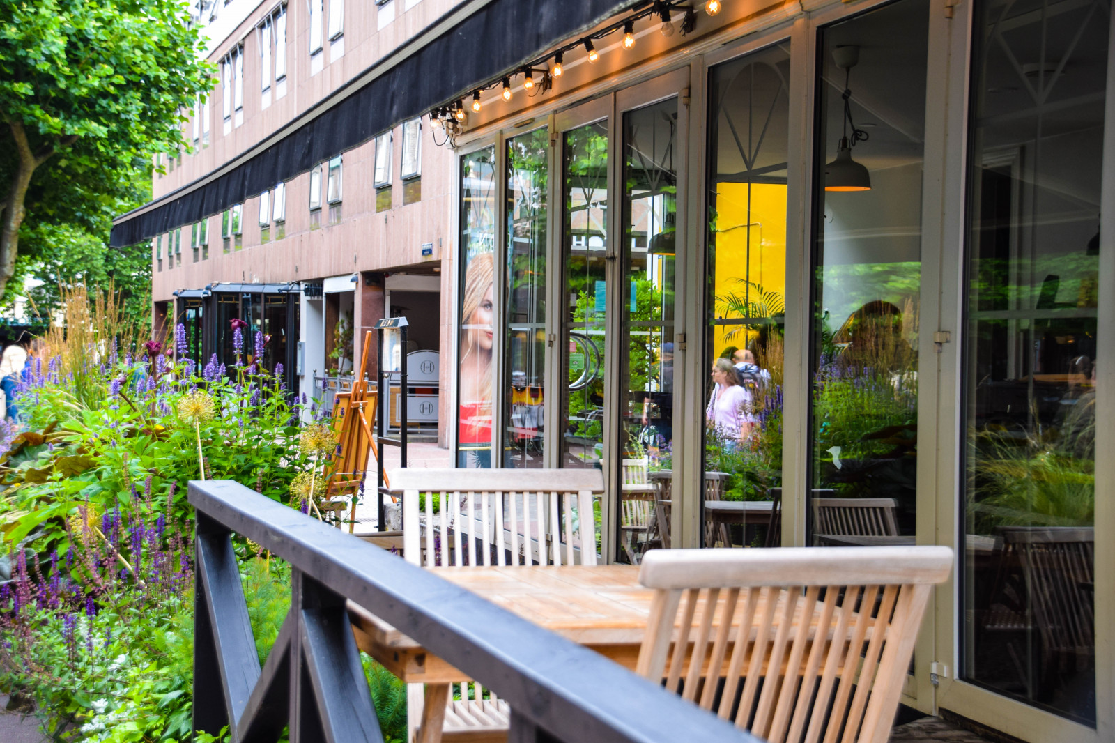 Wallpaper garden, city, street, plants, resort, restaurant, Sweden, Sverige, flower, cityview