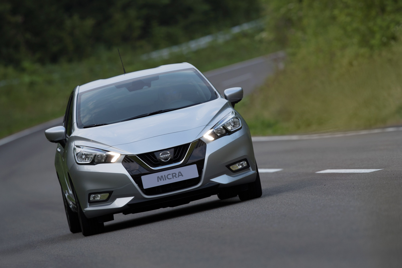 auto, vozidlo, Nissan, limuzína, netcarshow, netcar, obrázky vozidel, photo auto, 2017, Micra 5th gen, pozemní vozidla, automobilového designu, automobilový exteriér, automobil make, rodinný vůz, střední velikost auta