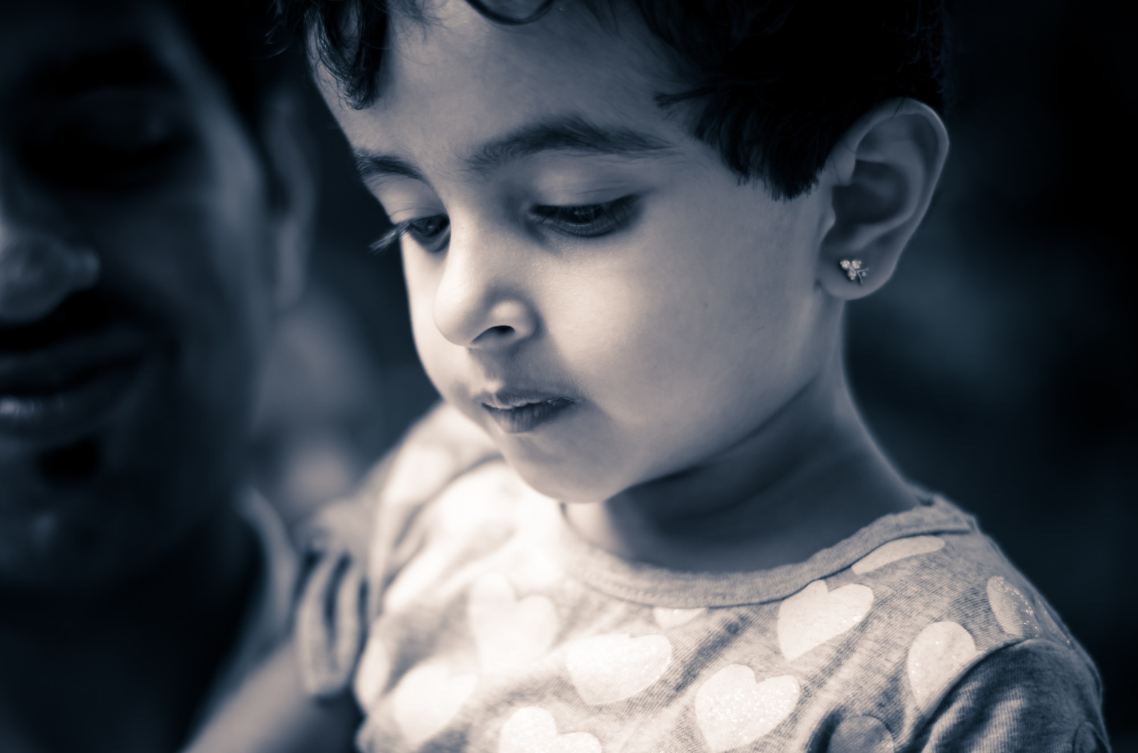 tvář, Černá, černobílý, model, portrét, fotografování, modrý, móda, Nikon, bokeh, emoce, Osoba, hlava, venkovní, krása, tělesné, Černá bílá, oko, bokehlicious, tma, theunforgettablepictures, 50mmf18, D5100, primelens, niftyfifty, Černý a bílý, monochromatické fotografování, portrétní fotografie, zblízka, Stuthi, Mysore