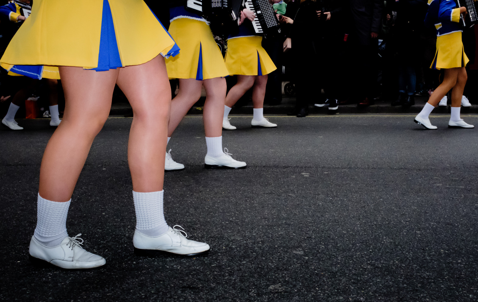 pochodující, nohy, Den svatého Patrika, žlutý, Blikat, Londýn, ulice, fotografování, londonstreetphotography