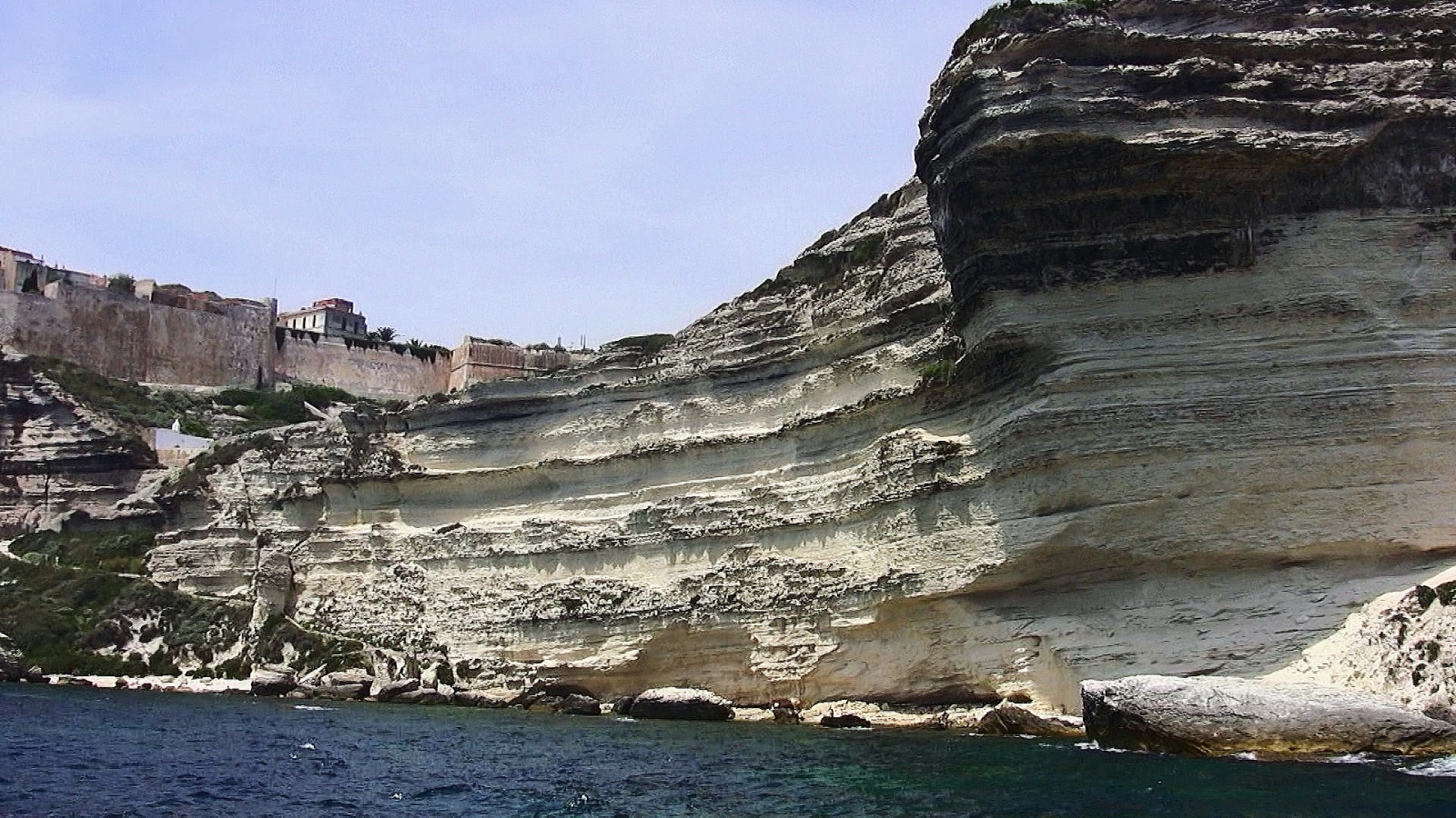 landskab, hav, Bugt, vand, klippe, natur, himmel, Turisme, kyst, klint, Frankrig, kappe, Korsika, dannelse, Fejl, Terræn, rejse, Landschaft, udforske, paisaje, Mar, natur, vandløb, bugt, Insel, Corse, ile, isola, hoppe, Bonifacio, Mittelmeer, frankreich, rejser, urlaub, meer, reisen, roba66, naturalezza, isle, Korsika, corsicaisland, geologi, geologisk fænomen, Badlands, Klippe, Klippen, forbjerg, karmen, skrænt, outcrop, bunifaziu, Hafenstadt, mediterraneanisland, S dkorsika, Oberstadt, kalksteinfelsen, kalksteinplateau, coastal and oceanic landforms