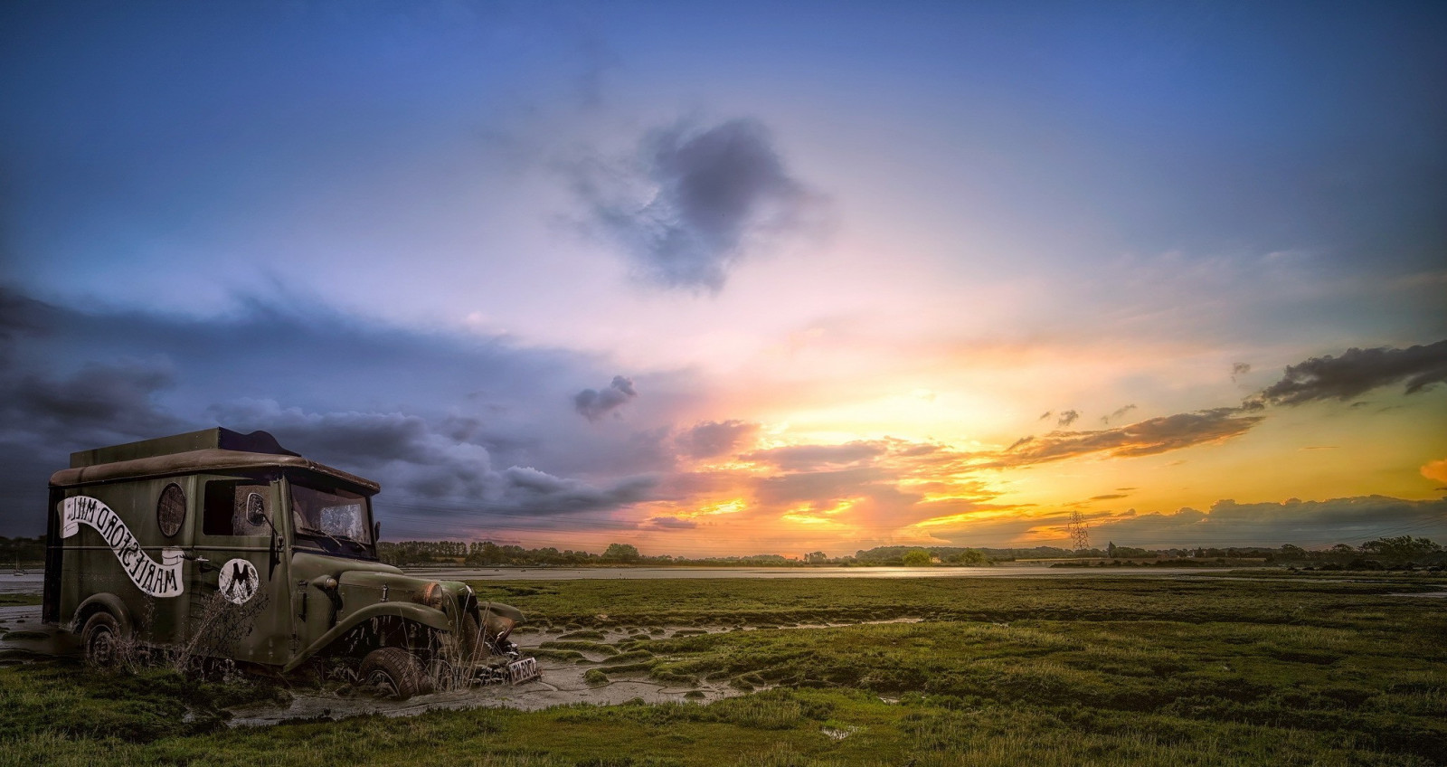 sollys, landskab, solnedgang, bakke, natur, bil, himmel, køretøj, Mark, solopgang, vrag, aften, morgen, tåge, horisont, skumring, Sky, vejr, daggry, almindeligt, prærie, landdistrikt, atmosfærisk fænomen, 2047x1085 px