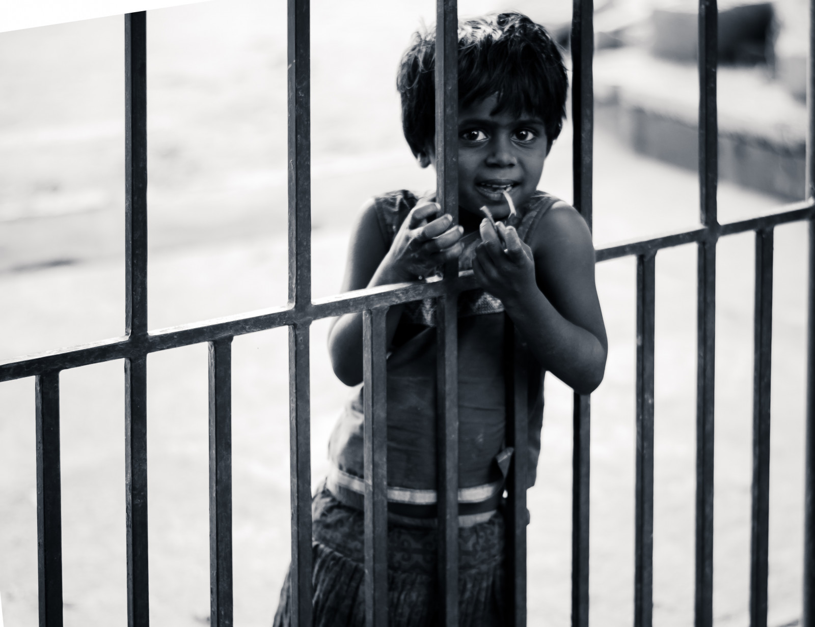 bílý, Černá, černobílý, portrét, fotografování, Nikon, bokeh, emoce, oblečení, dítě, venkovní, tělesné, muž, dof, fotografie, obraz, 50mmf18, D5100, primelens, Černý a bílý, monochromatické fotografování, focení, fixedfocal