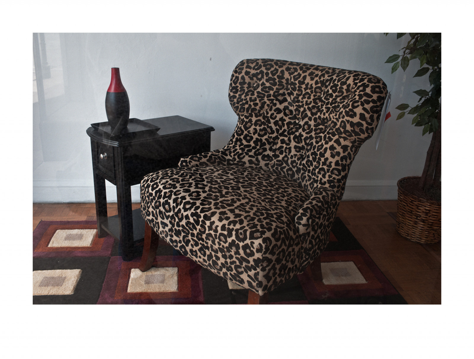 tavolo, divano, sedia, modello, leopardo, decadimento, 35MM, rettangolo, Minnesota, angolo, desolazione, Duluth, storefront, mobilia, comfort, midwest, vetrina, stampare, canon5dmkii, prodotto, pavimentazione, 35mmf14, declino, paxamericanus, endofempire, crisi economica, thegreatrecession, ef35mm, divanetto, sunrisesintheeast, sunsetsinthewest, sedia a sdraio, signsandwonders, product design