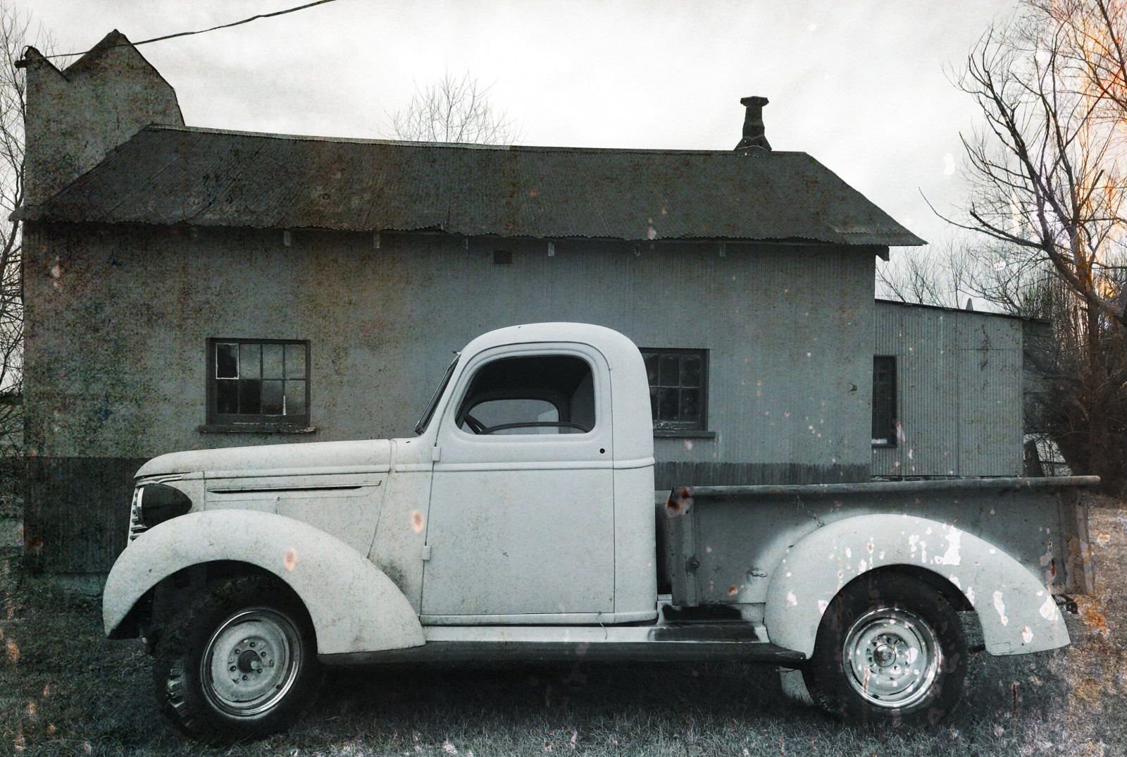 Missouri, boční pohled, Plamene, zatažený, vlnitý, tinroof, budova, stromy, větve, zima, černobílý, tělesné, Černý a bílý, automobil, vozidlo, americký, venkovský, hospodařit, staromódní, Okna, zpracované, sépie, Garáž, stodola, vinobraní, historický, klasický, vyzvednout, Brod, nákladní auto