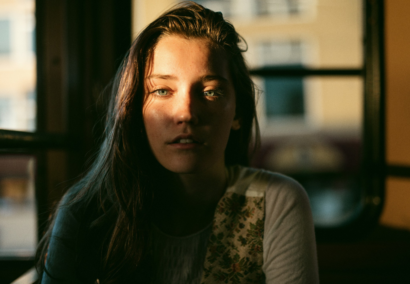 viso, donne, ritratto, Jesse Herzog, Persona, capo, ragazza, bellezza, Sorriso, signora, film, oscurità, conversazione, posizioni umani, fotografia di ritratto, espressione facciale