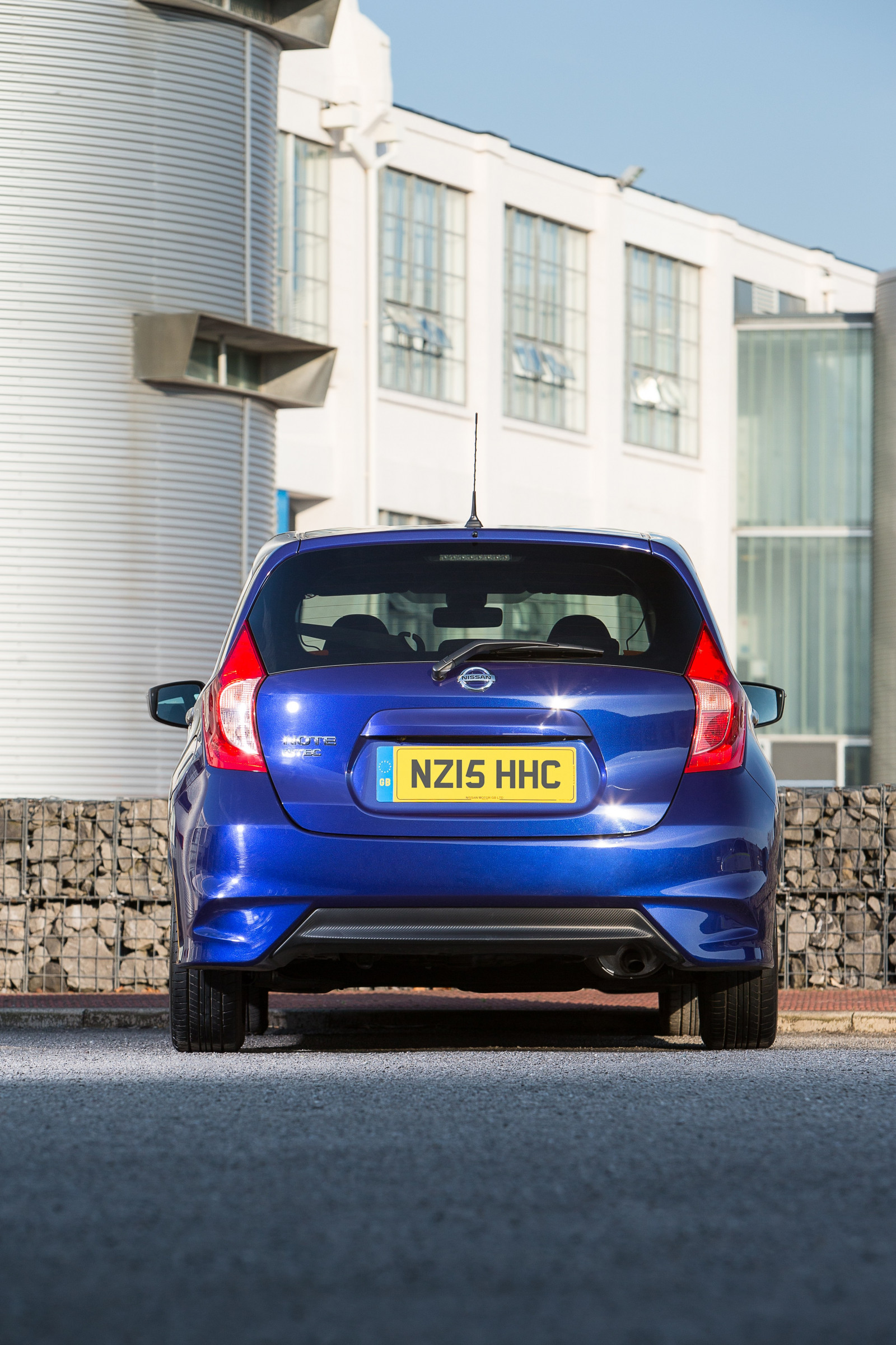 Auto, Fahrzeug, Nissan, Netcarshow, Netcar, Auto Bilder, Auto Foto, 2016, Hinweis UK Version, Landfahrzeug, Automobil-Design, Automotive außen, Automobil machen, Familienwagen, Stoßstange, Kompaktwagen, Stadtauto, Kleinwagen, Fahrzeugkennzeichen, Supermini