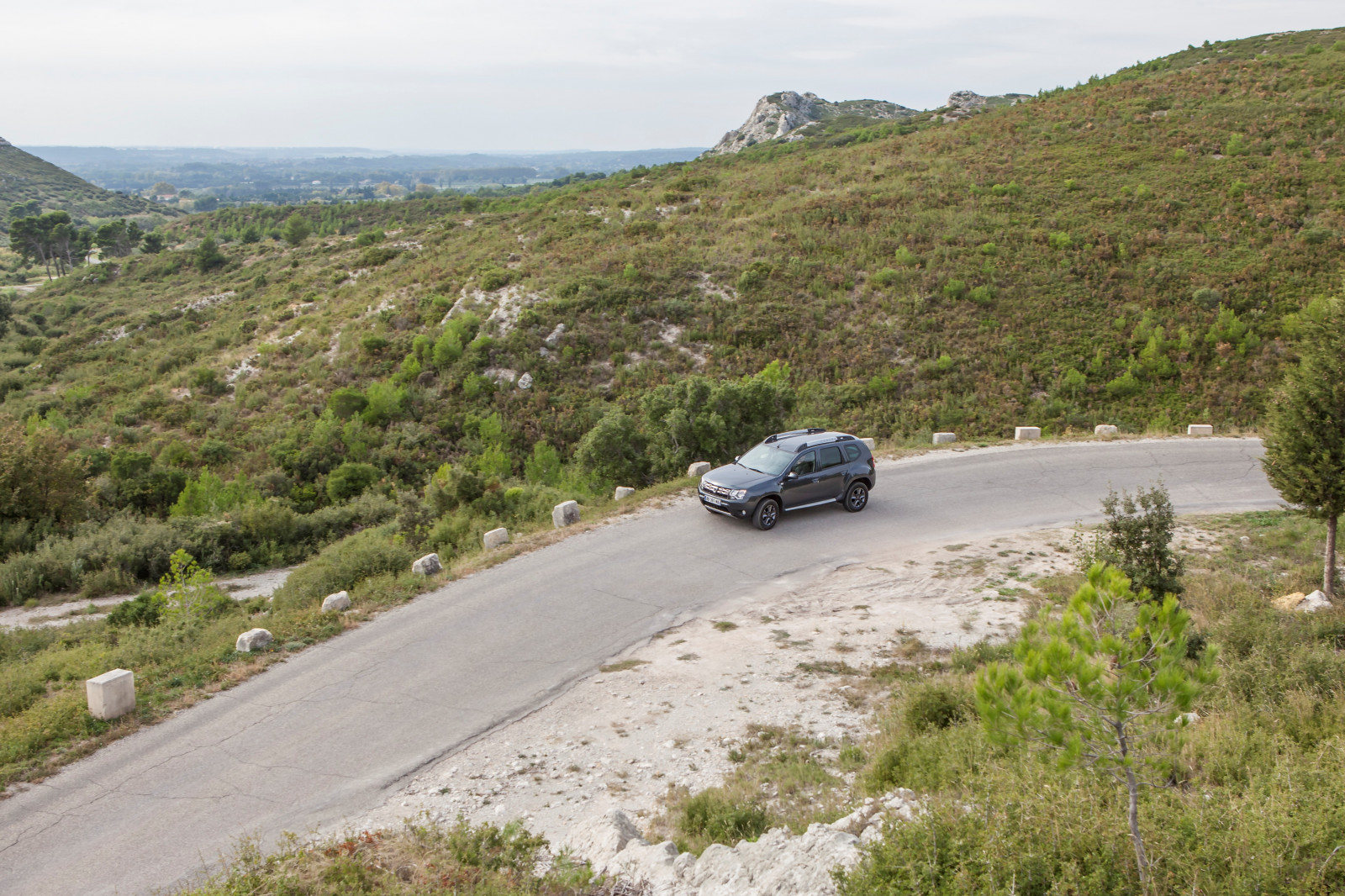 mar, colina, la carretera, costa, acantilado, Puerto de montaña, autopista, infraestructura, Dacia, cresta, Show de net, Netcar, Imágenes del coche, Foto del coche, 2014, Plumero, Terreno, montaña, sendero, depósito, camino acuático, viaje