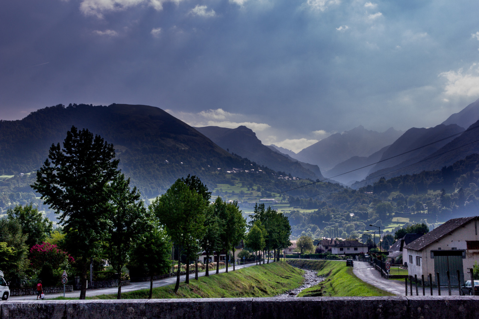 ท้องฟ้า, ลักษณะภูมิประเทศที่เป็นภูเขา, เมฆ, เทือกเขา, ธรรมชาติ, ภูเขา, ไฮแลนด์, ต้นไม้, ไม้ยืนต้น, mount scenery, เทือกเขาแอลป์, บรรยากาศ, เช้า, สถานีเนินเขา, แนวนอน, ปรากฏการณ์, ปลูก, ฤดูหนาว, ตอนเย็น, กลางวัน, เขตชนบท, ปรากฏการณ์ทางอุตุนิยมวิทยา, หุบเขา, แสงแดด, รุ่งอรุณ, เนินเขา, ถนน, หมู่บ้าน, หมู่บ้านภูเขา, บ้าน, วอลล์เปเปอร์คอมพิวเตอร์, ลดลง, ทะเลสาบ, ทุ่งหญ้า, ธนาคาร, ขอบฟ้า, อุทยานแห่งชาติ, ระดับความสูง, ฟิลด์, ชานเมือง