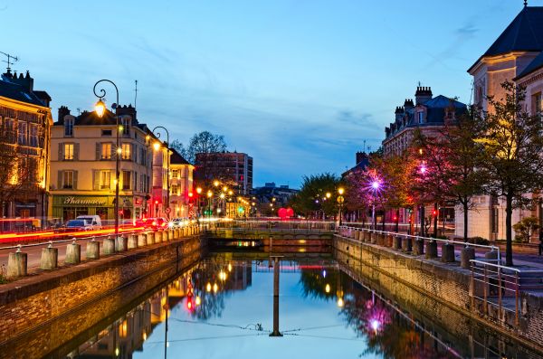 photography,long exposure,city lights,evening,water,France
