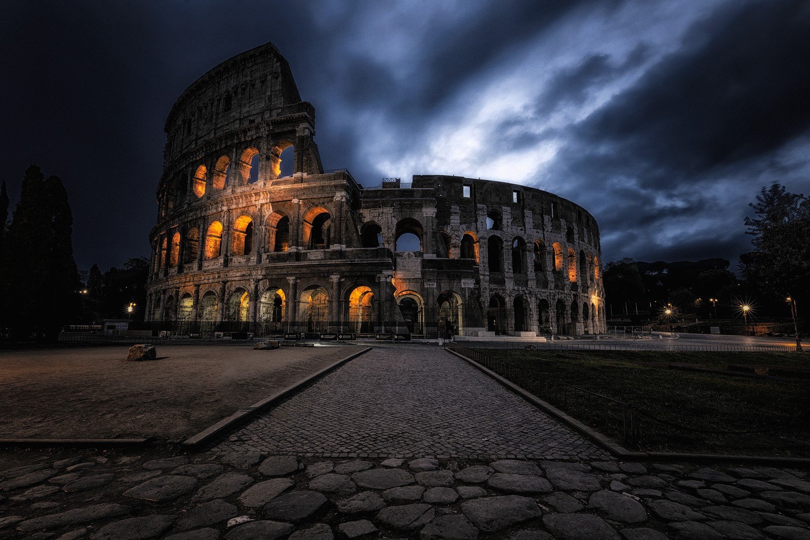 Achtergronden : 1600x1067 px, architectuur, Colosseum, lichten, oud