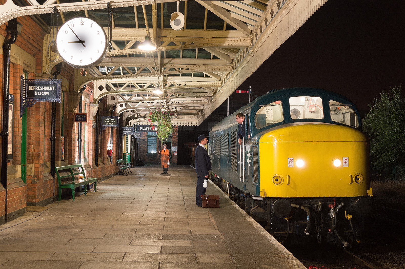 Wallpaper vehicle, railway, blue, tank, evening, train station, 1980s