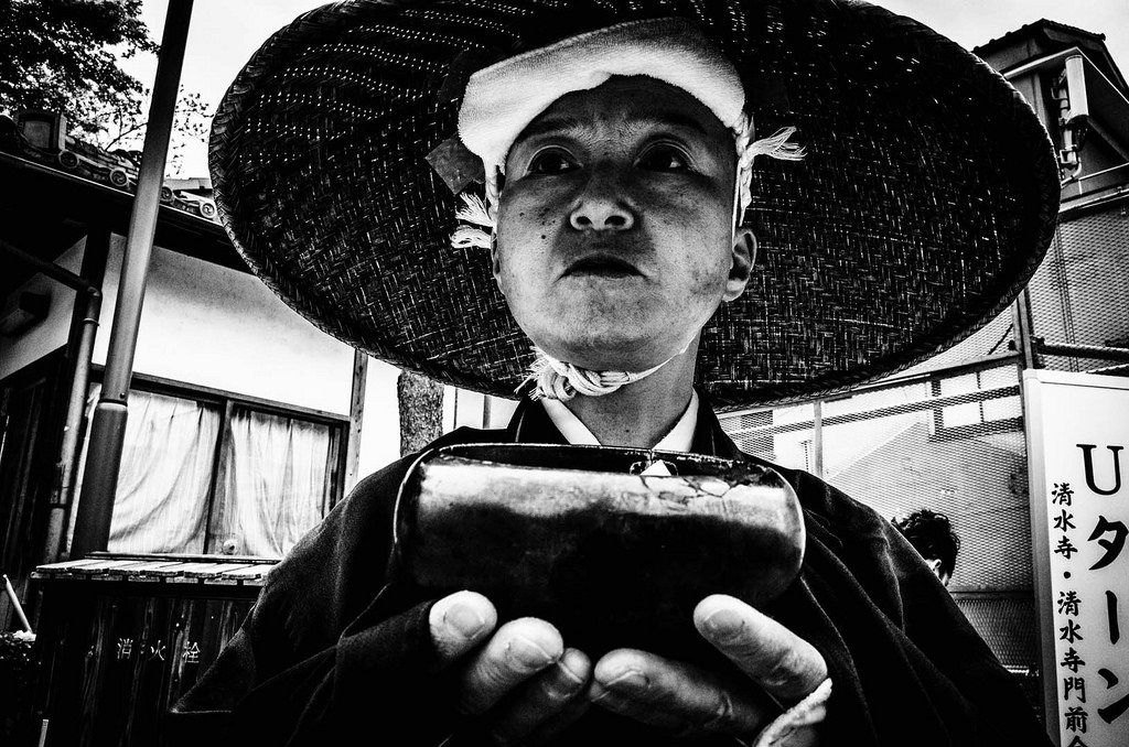 Straße, Porträt, Bw, Weiß, Mann, schwarz, Hut, Japan, Fotografie, Kyoto, Schrein, Asien, 28mm, GR, Ricoh, Ese