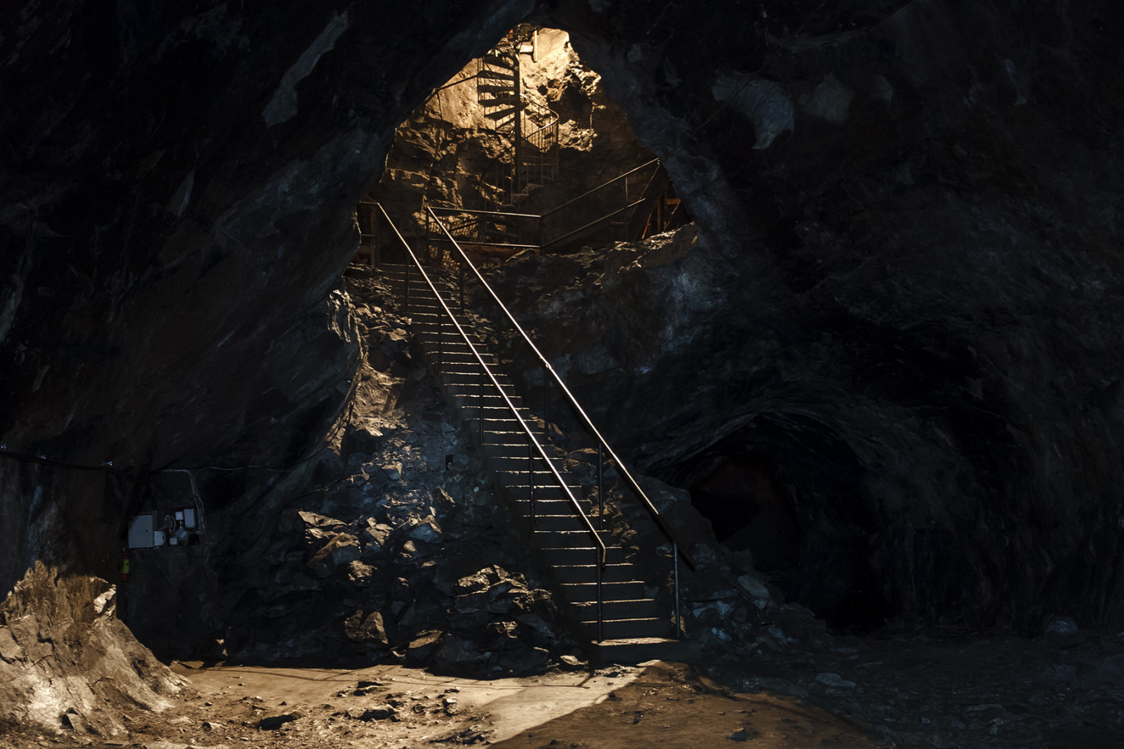 noc, jeskyně, Švédsko, schody, Formace, těžit, hornictví, Sverige, světlo, Trappa, tma, trappor, Snímek obrazovky, landform, geografický rys, zával, lava tube, sala, v stmanland, Silvermine, Bergslagen, Gruva, underjord, silvergruva, h kmannen, hoekmannen