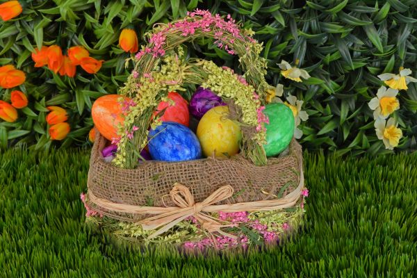 easter eggs,basket,Easter,eggs