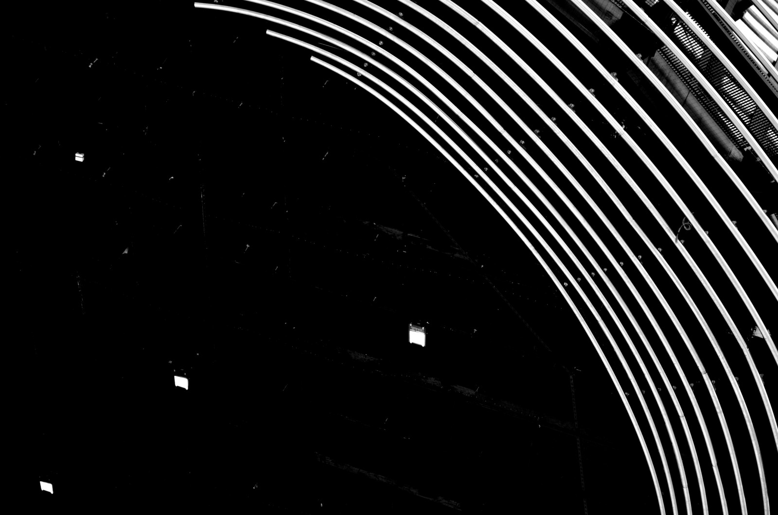 lys, monokrom, mørk, arkitektur, abstrakt, minimalisme, by-, bygning, vinter, symmetri, geometri, cirkel, atmosfære, linjer, deprimerende, astronomi, Pirelli, 2017, KUNST, fritid, stjerne, linje, mørke, kurver, centrum, Hampshire, sort og hvid, monokrom fotografering, ydre rum, himmellegeme, southampton, hapsnaps, vandmærke, moderne arkitektur, westquaywatermark, hammerson, acme, pirellicables