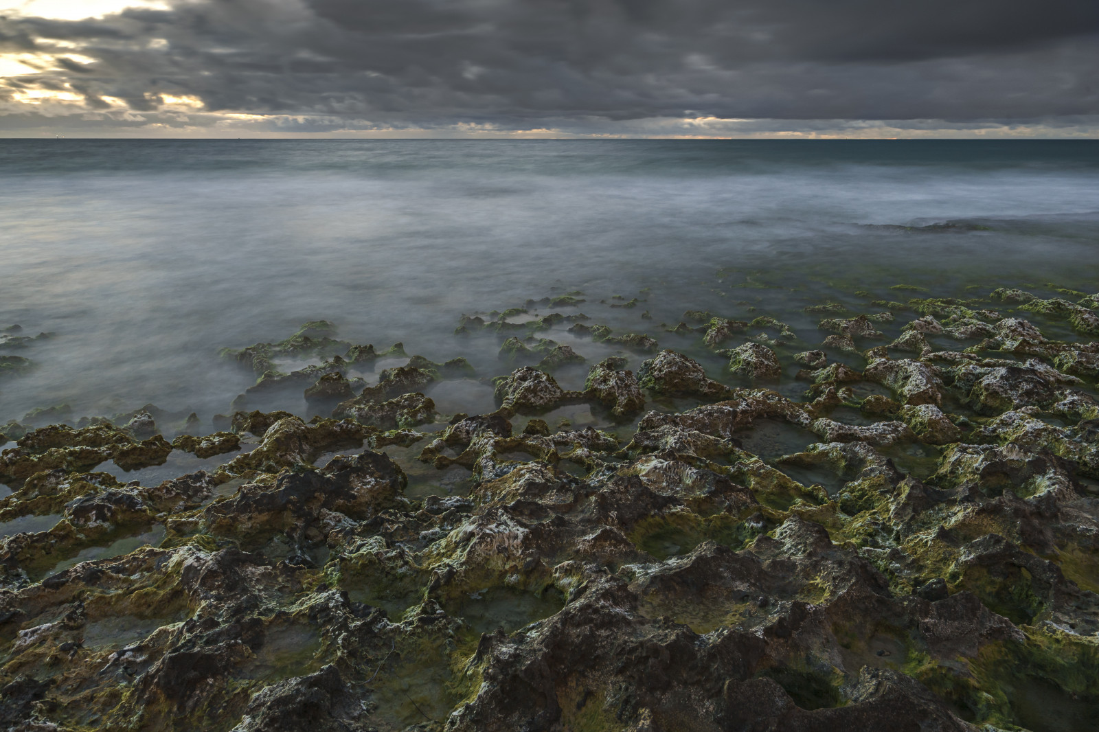 krajina, moře, voda, Skála, Příroda, pobřeží, nebe, mraky, pláž, uklidnit, pobřeží, horizont, Sony, atmosféra, skály, soumrak, Austrálie, Soumrak, světlo, longexposure, široký úhel, mrak, scenérie, oceán, vlna, přímořská krajina, carlzeiss, slapy, alfa, scénický, neutraldensity, pobřežní, západní Austrálie, A99, slta99, stevekphotography, mořská vlna, meteorologický jev, sal1635z, nd400, Northbeach, variosonnar163528za, coastal and oceanic landforms