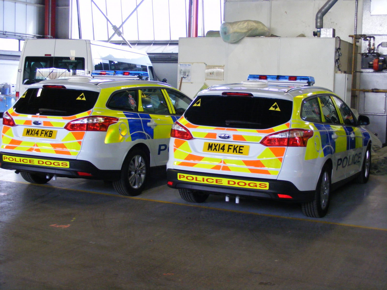 UK, Inghilterra, cane, ovest, Guado, Manchester, Messa a fuoco, tenuta, Gran Bretagna, unito, grande, Nord, polizia, Regno, guidato, veicoli, 101, laboratorio, gb, veicolo, servizio, maggiore, emergenza, 112, gallone, complesso, Servizi, gmp, battenburg, workshop, unità, 999, tattico, chevron, tdu, Barra luminosa, fkb, fke, Openshaw, mx14