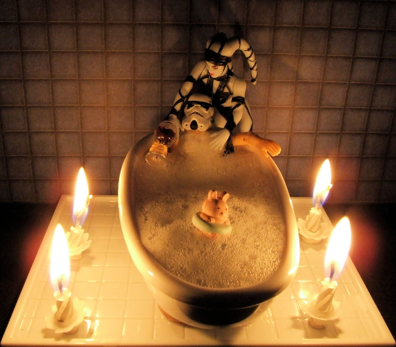 hvězdné války, svíčky, zpráva, víno, Bubliny, plamen, obklady, stormtrooper, vana, sklenice na víno, čas na koupání, HASBRO, Bathtoy, twilek, Moodylighting, Oneofjabbathehuttdancers, Tosylvanianfamilies