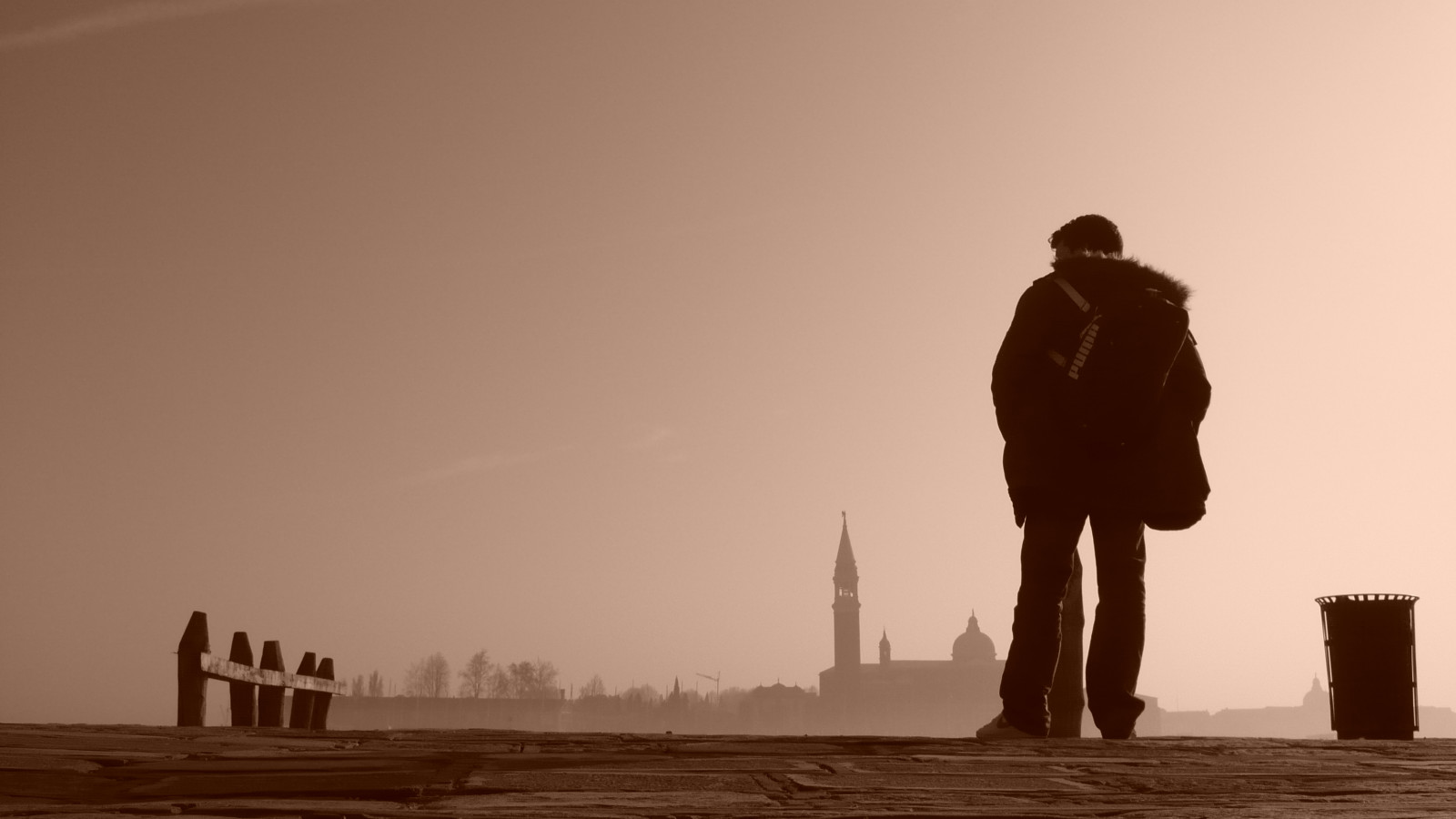 luci, nave, Italia, acqua, cielo, Venezia, fotografia, silhouette, legna, giacca, sera, mattina, Torre, nero di seppia, da solo, orizzonte, cittadina, scarpe, isola, in piedi, Isla, canale, Azul, Borsa, gondole, aria, italiano, barca, Panasonic, ARTE, nube, albero, jersey, nuovo, piccione, Italia, arboles, Vistas, aire, luces, agua, fotografia, flickraward, arte, torre, flickrestrellas, aplusphoto, braccio, muelle, joven, verde, chico, nube, iglesia, Casas, bianco e nero, italiana, Barcos, madera, Barcas, Italiano, bambino, expressyourselfaward, Sanmarco, alegria, nuevo, venecia, nino, Abrigo, mochila, Anuncio, Papelera, stock photography