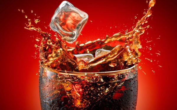 Coca Cola,ice,glass,splashes