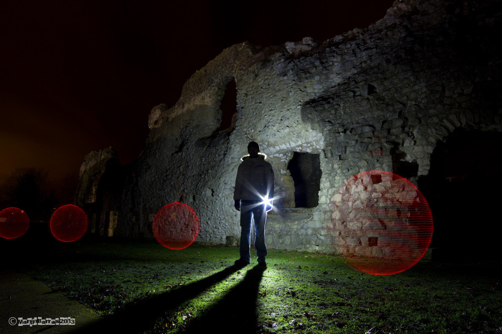 osvětlení, Červené, bílý, lightpainting, to je, tráva, listy, Kánon, chladný, zřícenina, stíny, s, velmi, vědět, lol, kabát, znuděný, pochodeň, Obsazení, světlice, mám, on, límec, jednoduchý, koule, dnes, kamarádi, Bit, Zuřivost, převorství, zvyklý, riskantní, Poslouchat, vím, světlo hvězd, bez, 14mm, Samyang, 550D, lpuk, martbarras, lightpaintinguk