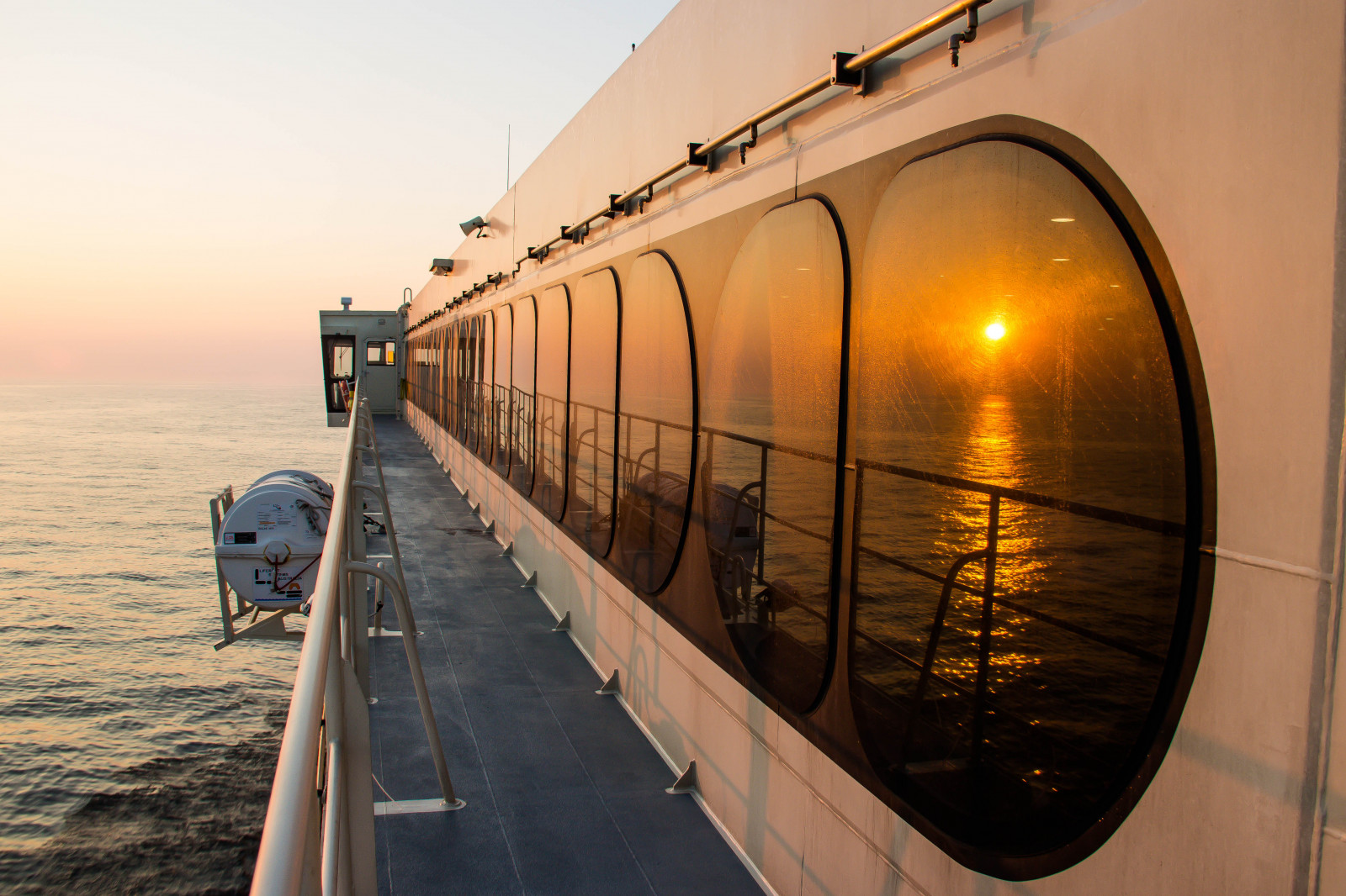 Wallpaper : sunset, sea, water, reflection, vehicle, morning, Sun, Sol ...