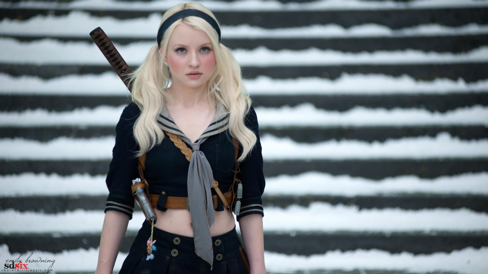 model, brýle, zima, osobnost, móda, jaro, oblečení, Sucker Punch, dívka, krása, dáma, noha, kostým, blond, obuv, focení