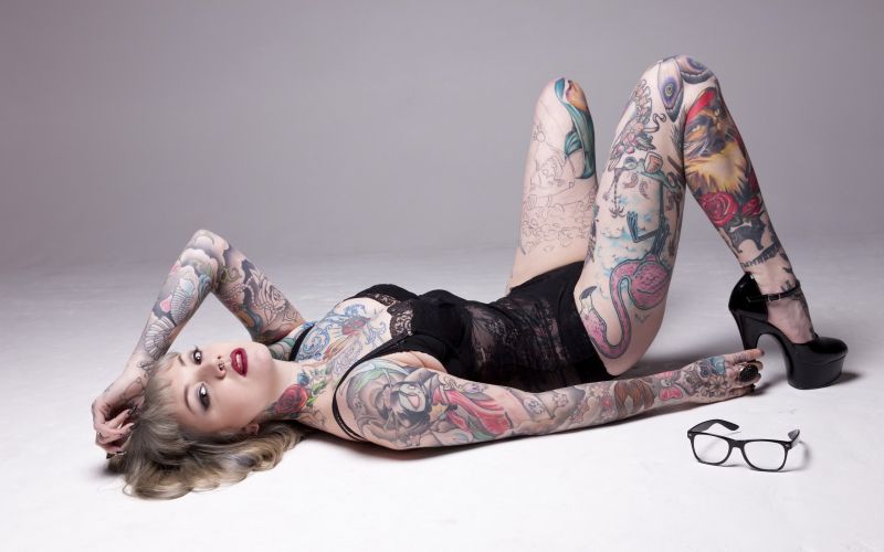 mujer,modelo,tatuaje,Moda,primavera,pierna