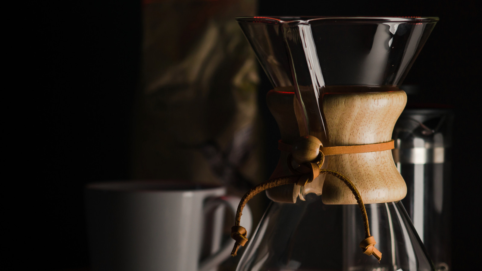 Wallpaper coffee maker, glass, container 2731x1536 CoolWallpapers