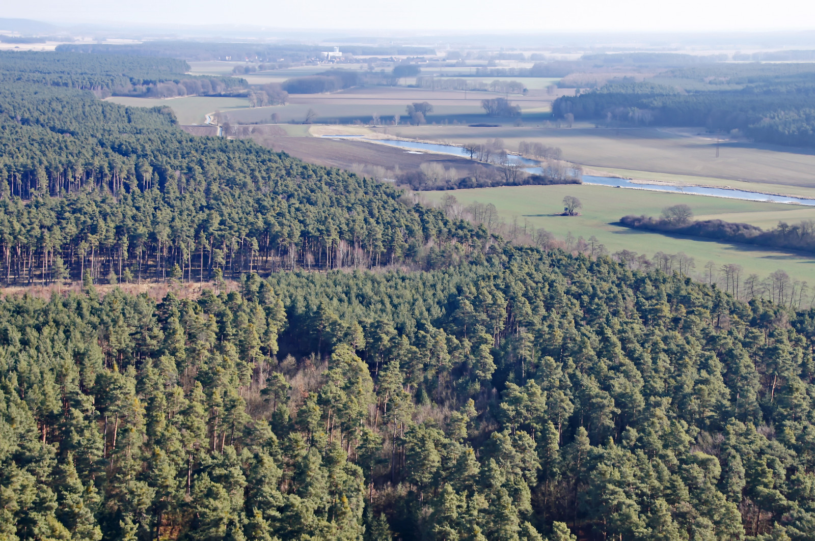 Landschaft, Wald, Hügel, Himmel, Fotografie, Fluss, Nationalpark, Wildnis, Vogelperspektive, Grat, Baum, Berg, Aussicht, über, Foto, Antenne, Luft, Fotos, Wald, Reservoir, Foto, Von, Bei, Bilder, Fotos, Aufnahme, von, Bild, Bilder, Geologie, Atmosphäre der Erde, Luftaufnahmen, Ökosystem, Mäßiger Nadelwald, Biome, fiel, Depression, Schrubben, Luftaufnahme, Überschwemmung, Luftaufnahme, Oben, Luftfoto, Luftbild, Böschung, Vonoben, Luftbild, Bilder von oben, Fotos von oben, Bildervonoben, Fotosvonoben, Annenhof, Rosdorf, Genthiner, Genthin, Brettin, Zabakuck, Havelaue, Waldbeigenthin, Waldgenthin, Genthinerwald, Forestatgenthin, Forestgenthin, spruce fir forest