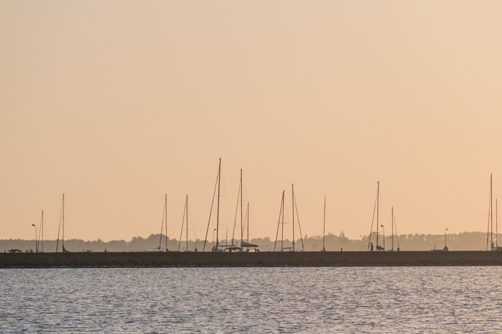 Schiff, Boot, Segelschiff, Sonnenuntergang, Meer, Bucht, Wasser, Himmel, Fahrzeug, Skyline, Abend, Morgen, Küste, Hafen, Horizont, Dock, Dämmerung, Yachthafen, Wolke, Dämmerung, Himmel, Vatten, Hav, Geschmolzen, Hafen, H llviken, Wasserfahrzeug, Strandpromenaden, Exif Modell canoneos760d, Geocountry, Kamera macht canon, Geocity, Kameramodell canoneos760d, Geostate, Geolocation, Exif linse efs18200mmf3556is, Exif focallength 200mm, Exif machen canon, Exif isospeed 100, Exif Blende 90, Mast, Segel, Atmosphärisches Phänomen