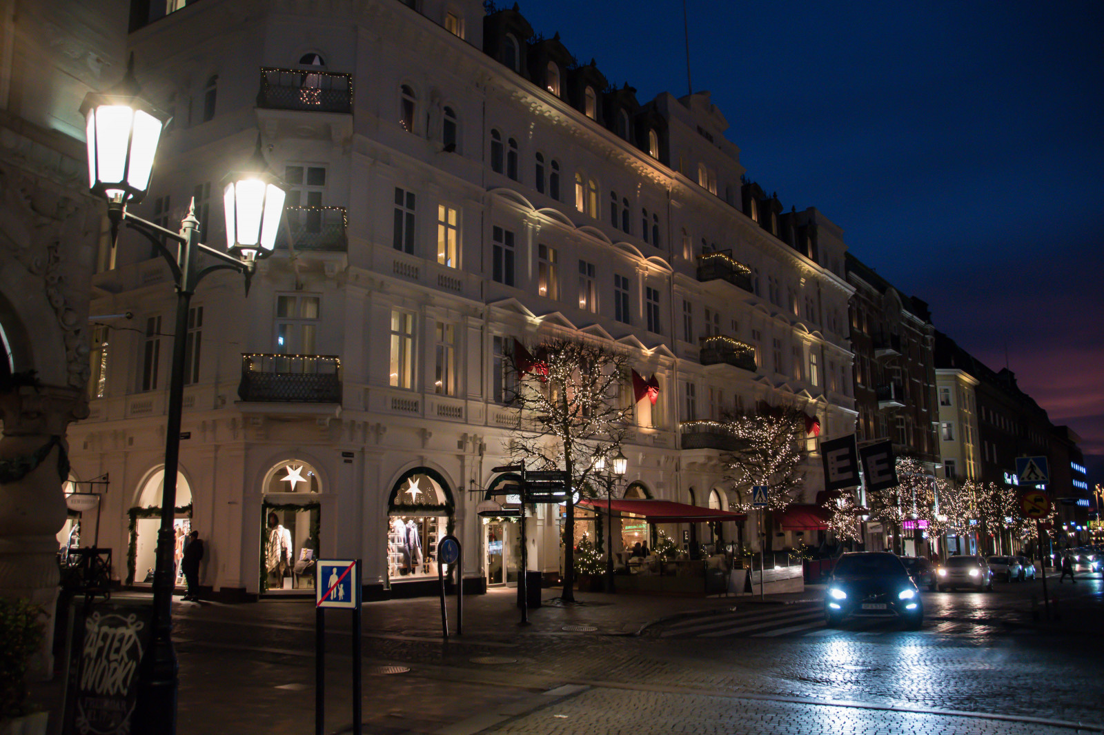 město, ulice, panoráma města, noc, nebe, silnice, zelená, večer, město, Vánoce, Švédsko, náměstí, infrastruktura, Sverige, světlo, centrum, bluehour, cityview, osvětlení, sk nel n, se, nebe, Citypark, Street View, euorpe, duch Vánoc, helsingborg, statsparken, k rnan, urban area, lidské osídlení